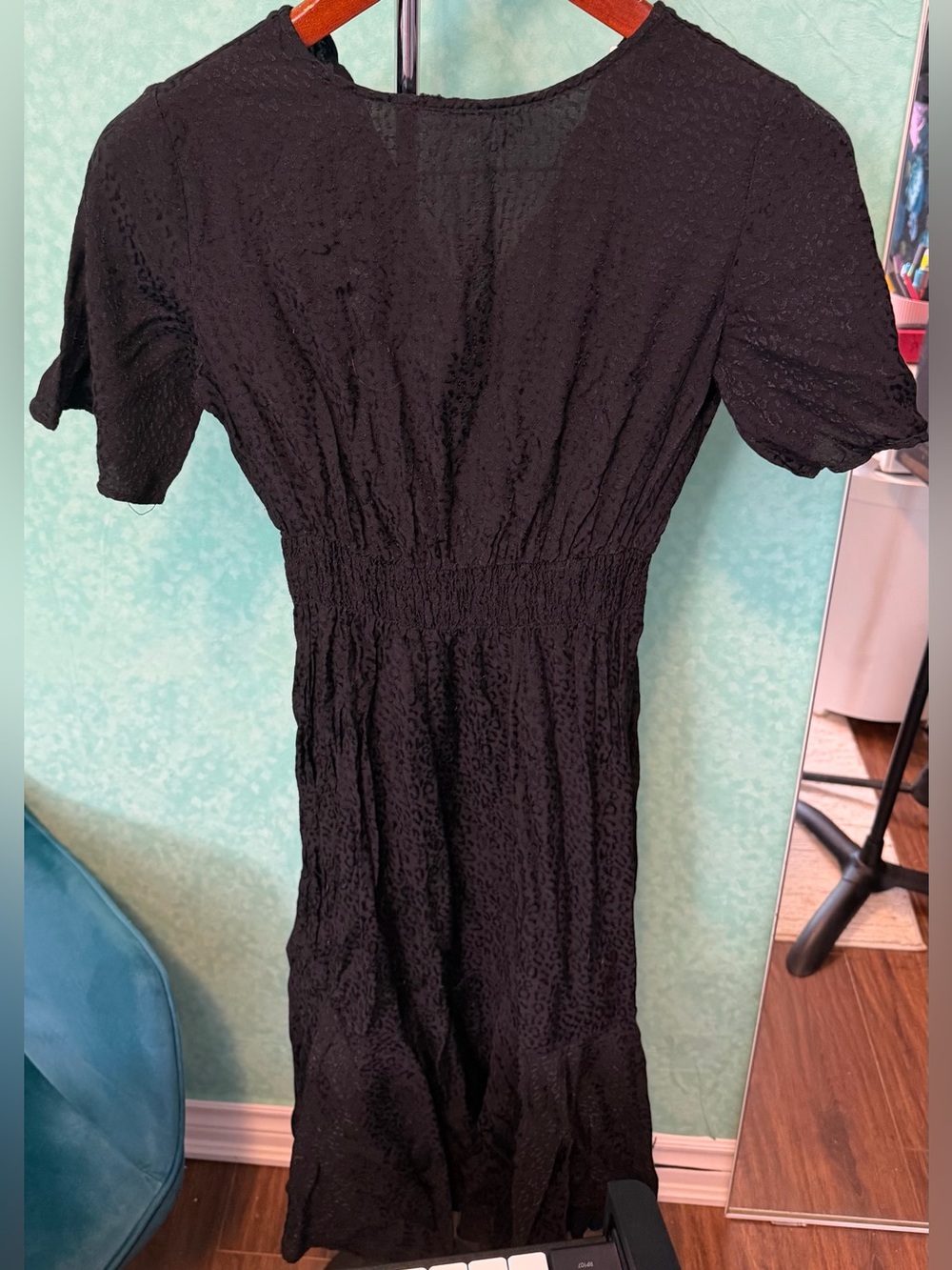 🐆🖤H&M Leopard Print Black Short-Sleeve Smocked-Waist Dress
